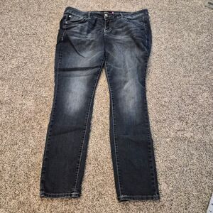 Torrid Embroidered Back Pocket Jeans Size 16